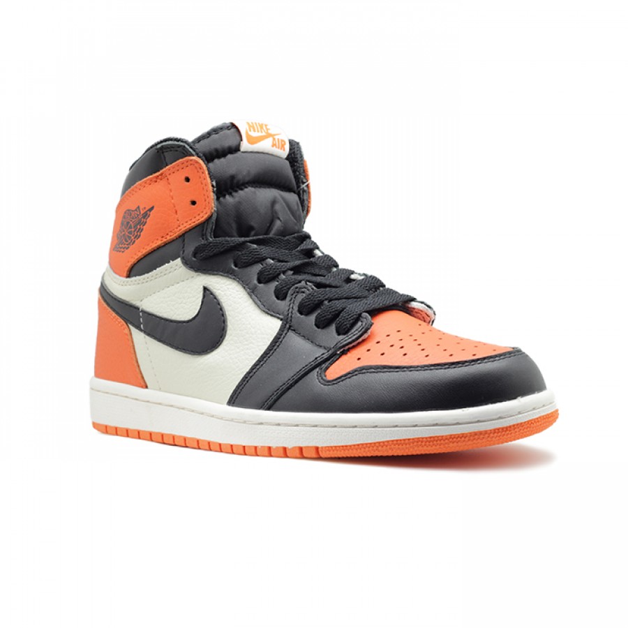 Кроссовки Nike Air Jordan 1 Retro черные c оранжевым