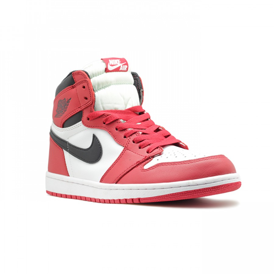 Кроссовки Nike Air Jordan 1 Retro High Chicago красные с белым